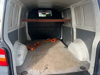 VW Transporter T5 1.9 TDI 75KW - 8