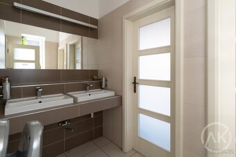 Pronájem dostupné a reprezentativní kanceláře, ul. Ruská - 8