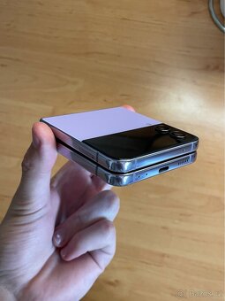 Samsung Galaxy Z Flip 4 - 8