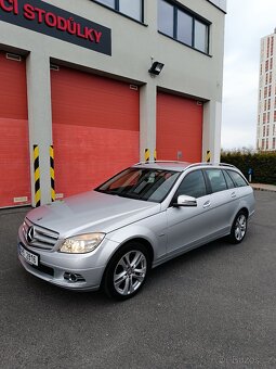 Mercedes - Benz - 8