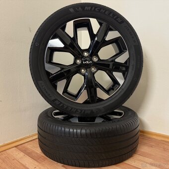 KIA SPORTAGE 5x114,3 R19 ET51+LETNÍ 235/50R19 5,5mm - 8