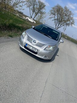 Toyota Avensis - 8