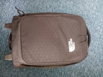 Pouze 1x použitý kufr The Northface - 8