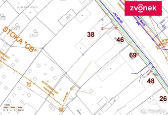 Téměř rovinatý stavební pozemek v příjemném a klidném pro... - 8