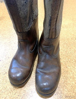 Flokovane stare vojenske zimni kozene boty nemecke WH,SS - 8