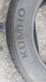 Prodám pneu 235/55/R18  100H - 8