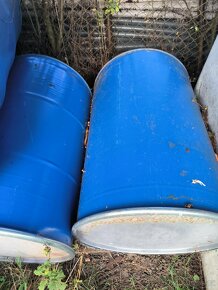 Kovové sudy 200 litrů - 8