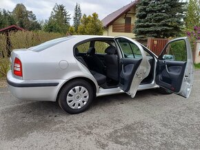 Benzínová Škoda Octavia 2.0 85kw - 8