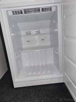 Prodám ledničku Indesit- černá - 8