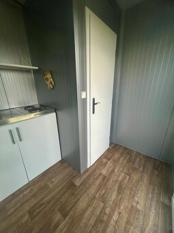 Obytný kontejner o rozměru 5,8 x 2,45 m , včetně vybavení - 8