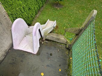 Dětský domeček, skluzavka a lezecká stěna - 8