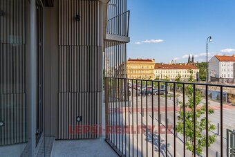 Nadstandartní byt 1+kk s balkonem na dobu 6 měsíců a více - 8