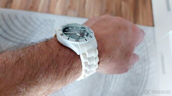 panske hodinky just - 8
