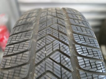 Zimní Alu kola Audi Q8 e-tron R20 - 8