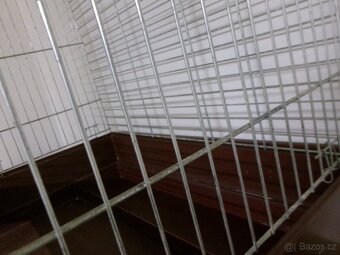 Velká klec pro papoušky nebo drobotinu. - 8