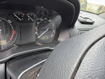 Škoda Octavia 1,9TDI 66KW, zimní pneu, servisovaná - 8