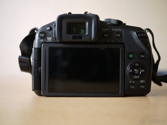 Panasonic G-6 s objektivem a brašnou... - 8