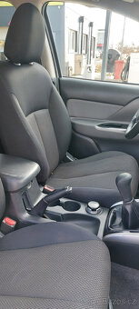 Mitsubishi L200 2,5 L - 8