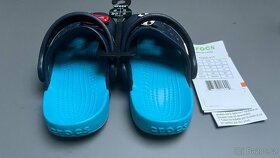 CROCS 10400 Electro 41T Navy-Electric Blue detské papuče - 8