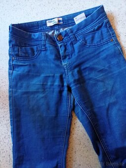 8x džíny vel. XS/34 a S/36 H&M, Sinsay, Zara, Bershka... - 8