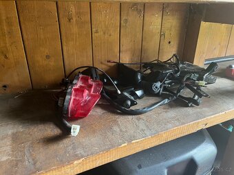 Kawasaki zx9r 1998 - 8