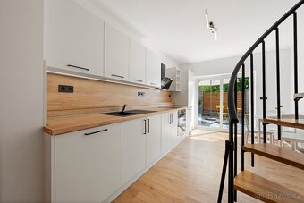 LUXUSNÍ ateliér Čebín 3kk 92m2 vč. terasa, kuchyň, parking) - 8