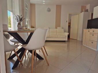 ☀NOVALJA (HR) - 2-izbový byt 45 m2 na prízemí so záhradou - 8