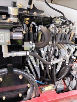 Minibagr Takeuchi TB230 - 8