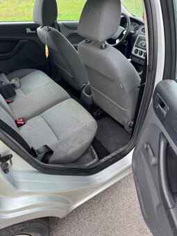 Ford Focus 1.6i 74kW - 8