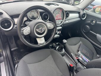 Mini Coper 1.6 i, rok 2010.149000 km najeto. - 8