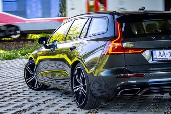 Volvo V60 B4 MildHybrid Momentum Pro AT8 - 8