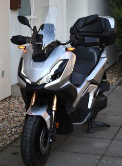 Prodám skútr Honda ADV-350, 134.900,-Kč - 8