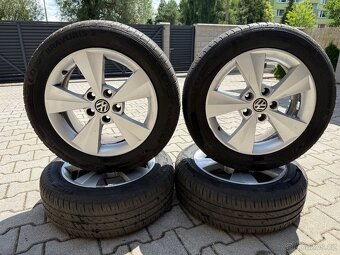 ALU KOLA VW 5X112 R16 + LETNI PNEU 1965/60 R16 - 8