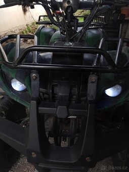 Terénní maskáčová čtyřkolka - 8