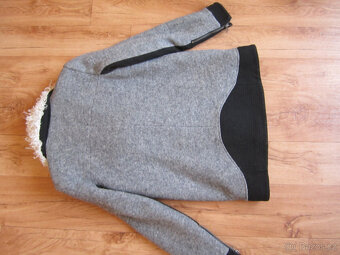 Kabát zn. Zara Trafaluc, šedá/černá, 72% vlna, M/L - 8