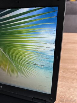 Toshiba Satellite L300-129 - 8