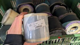 Prodám stuhy 100 a 75 mm široké více barev - 8