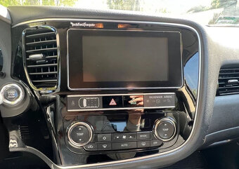Mitsubishi Outlander 2.0 Instyle + 4WD CVT - 8