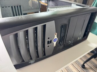 Staré PC součástky - Grafické karty, mechaniky, Monitor - 8