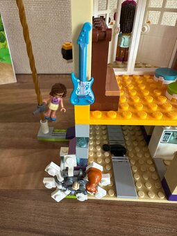 LEGO Friends Domecek prátelství na stromē - 8