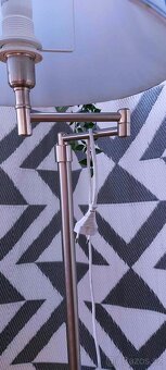 STOJACÍ LAMPA S OTOČNÝM KLOBOUKEM - 8