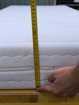Prodám dřevěnou postel + Matrací ZDARMA - 8