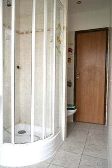 Náchod -  prodej bytu 3+1 se zasklenou lodžií - 8