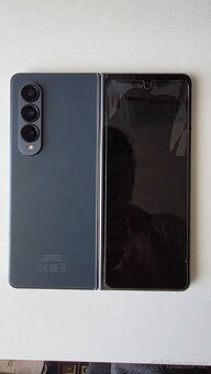 Samsung Z Fold 4 - 8