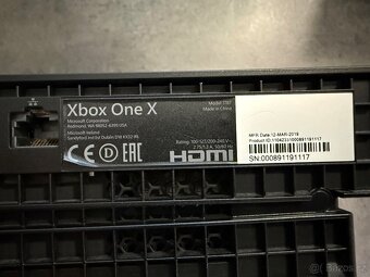 Xbox One X 1TB - 8