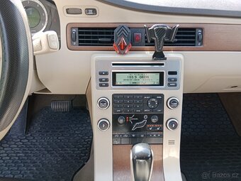 VOLVO XC70 2,4D5 AWD 136kw automat - 8