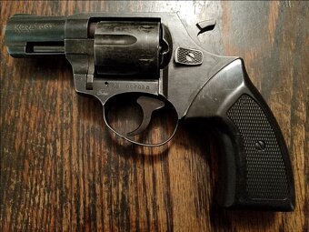 Plynová pistole-revolver KORA Brno 007 9mm - 8