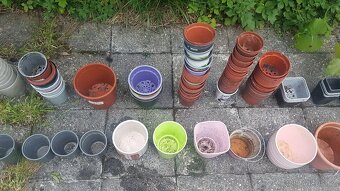 Obaly na rostliny + květináče - cca 225 ks - 8