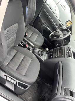 Škoda Octavia Kombi II - rok 2012,motor1.6MPi,tažné,klima - 8