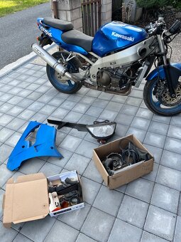 Kawasaki ZX9R r.v.98 - 8